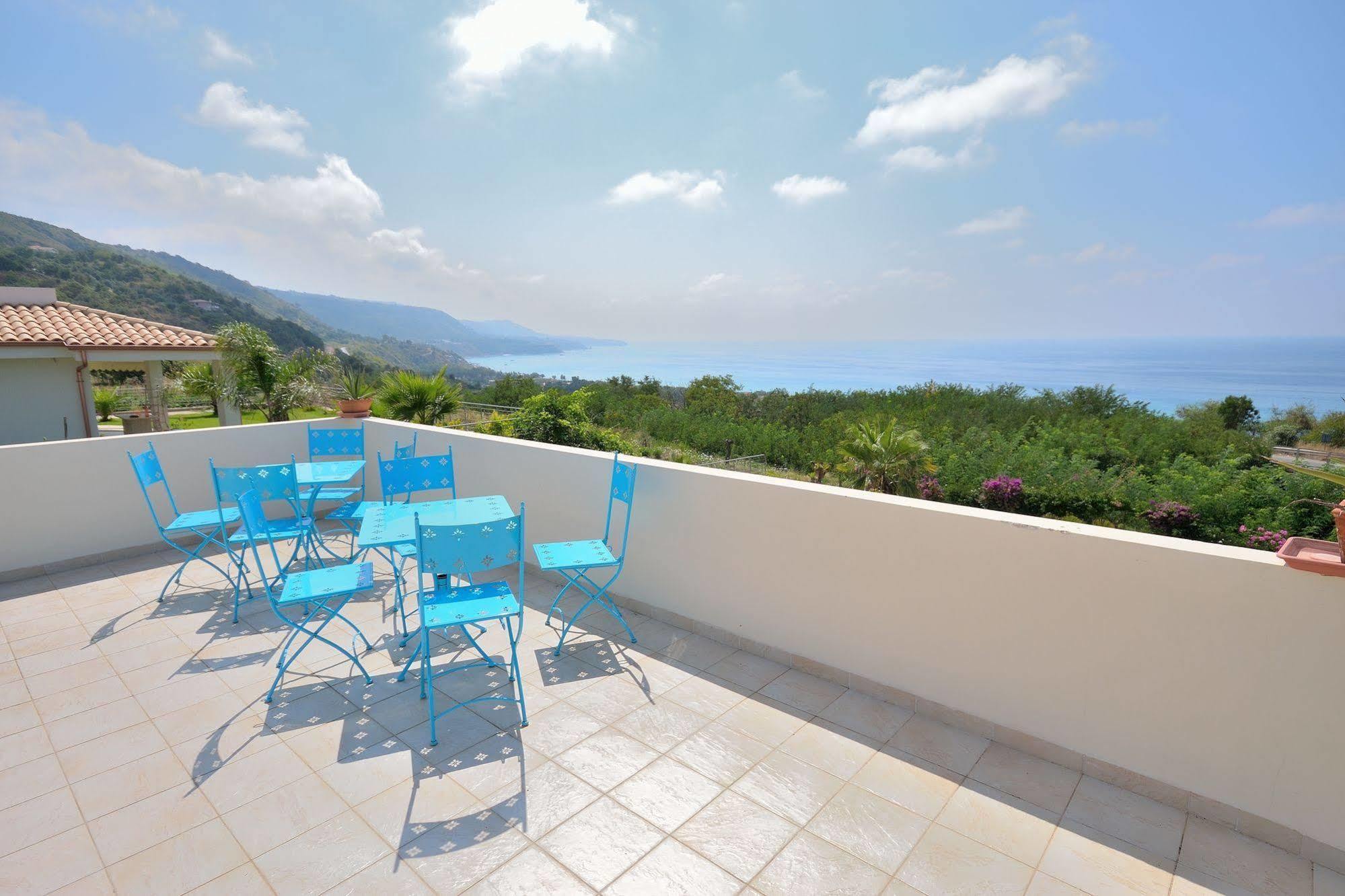 B&B Villa Pimm'S Zambrone Exterior foto